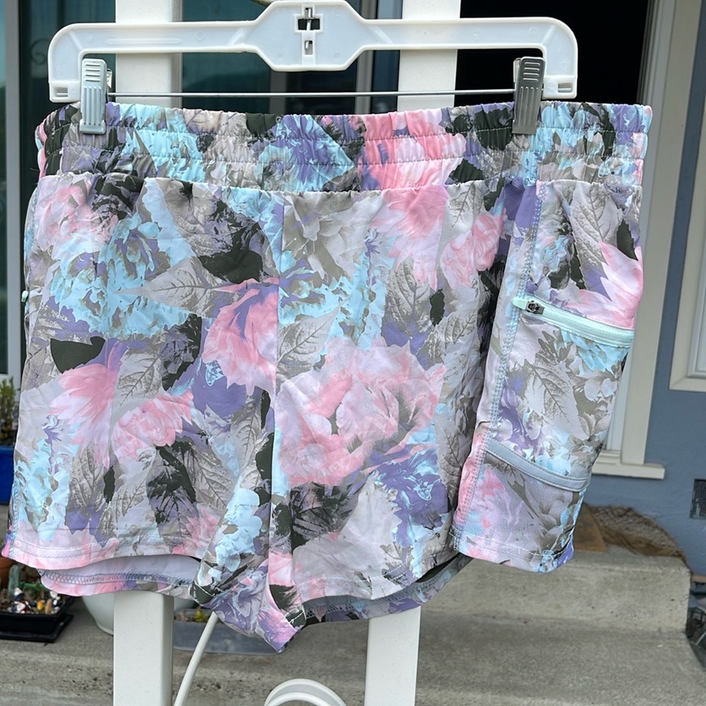 NWT, Maggie Short by Fabletics with pretty floral print.